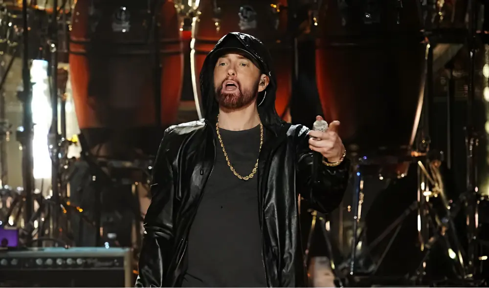 Eminem vuelve a los escenarios de los MTV VMA's tras el lanzamiento de su último álbum, "The Death of Slim Shady: Coup de Grace" (Shady Records)