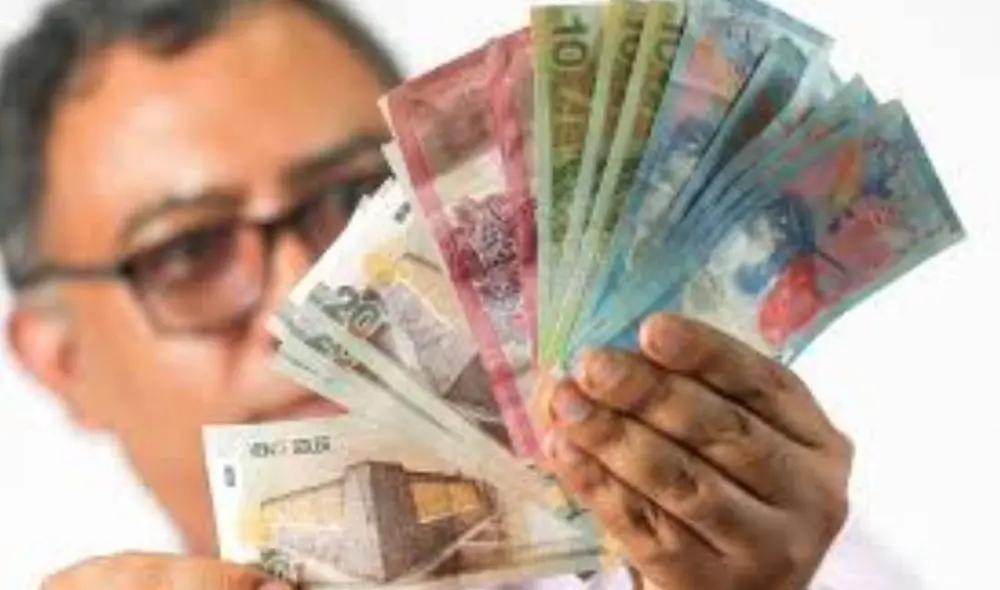 El embargo de sueldos por deudas es una medida válida y que puede evitarse. Foto: Andina