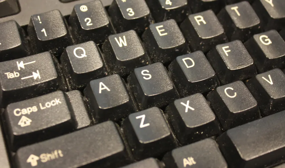 Se recomienda el lavado de manos antes y después de usar un teclado. Foto: MasonIsNotCool / Flickr