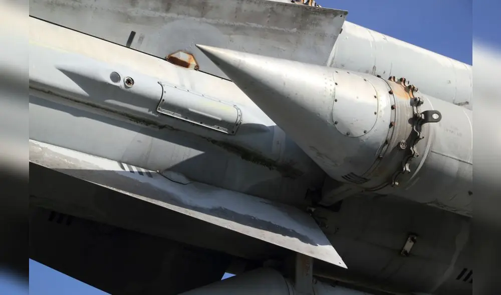 China ha logrado utilizar acero inoxidable en misiles hipersónicos, superando las limitaciones del tungsteno, un metal caro y pesado. Foto: Pexels