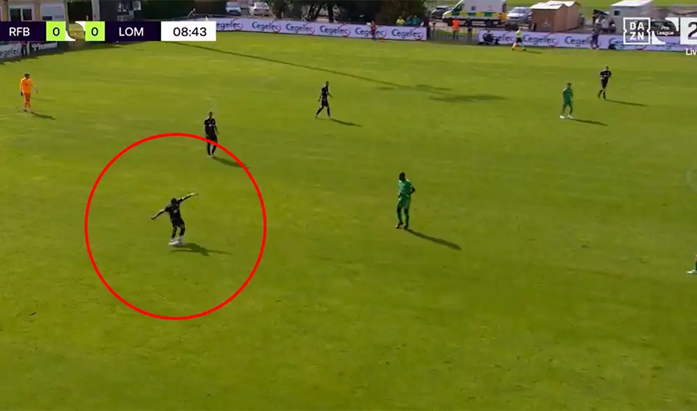 Kluiverth Aguilar regresó a la titularidad con Lommel SK. Foto: captura de DAZN