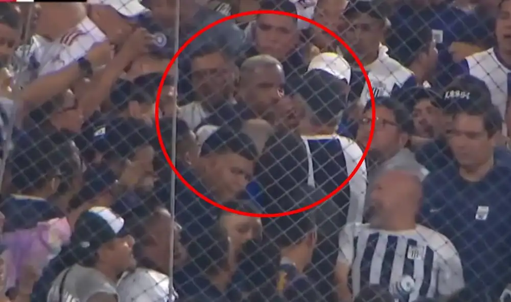 Jefferson Farfán llegó a la tribuna popular para el partido entre Alianza Lima y Mannucci. Foto: captura/L1 Max