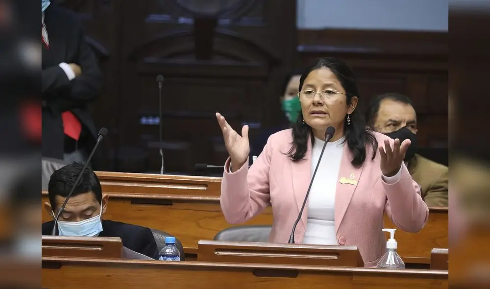 En la sesión se informó que la propia congresista Isabel Cortez había solicitado dicha opinión consultiva.