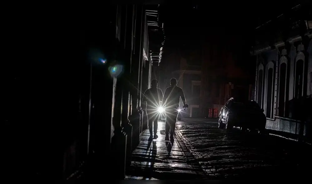 El gobierno de Ecuador ha decretado un toque de queda obligatorio durante el apagón programado de ocho horas para garantizar la seguridad de la población. Foto: AFP El gobierno de Ecuador ha decretado un toque de queda obligatorio durante el apagón programado de ocho horas para garantizar la seguridad de la población. Foto: AFP