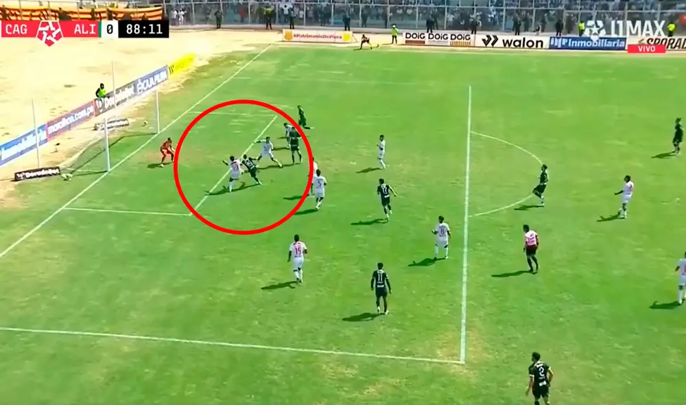 Paolo Guerrero ingresó junto con Kevin Quevedo y D'Arrigo al Alianza Lima vs Atlético Grau. Foto: captura de L1 Max