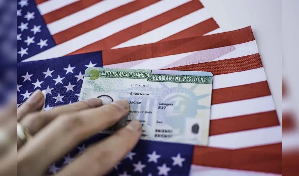 La Green Card es un documento de suma importancia para los migrantes en Estados Unidos. Foto: Composición LR