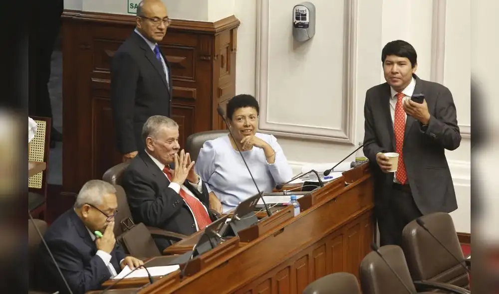 Artífices. El fujimorismo, otra vez desde la Comisión de Constitución, impulsa otra contrarreforma con la ayuda de sus aliados para empoderar al Congreso.