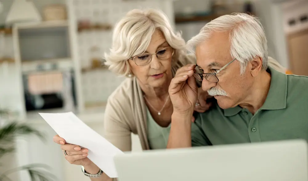 Los cheques del Seguro Social son un ingreso mensual que reciben los jubilados como compensación por sus años de trabajo. Foto: Freepik