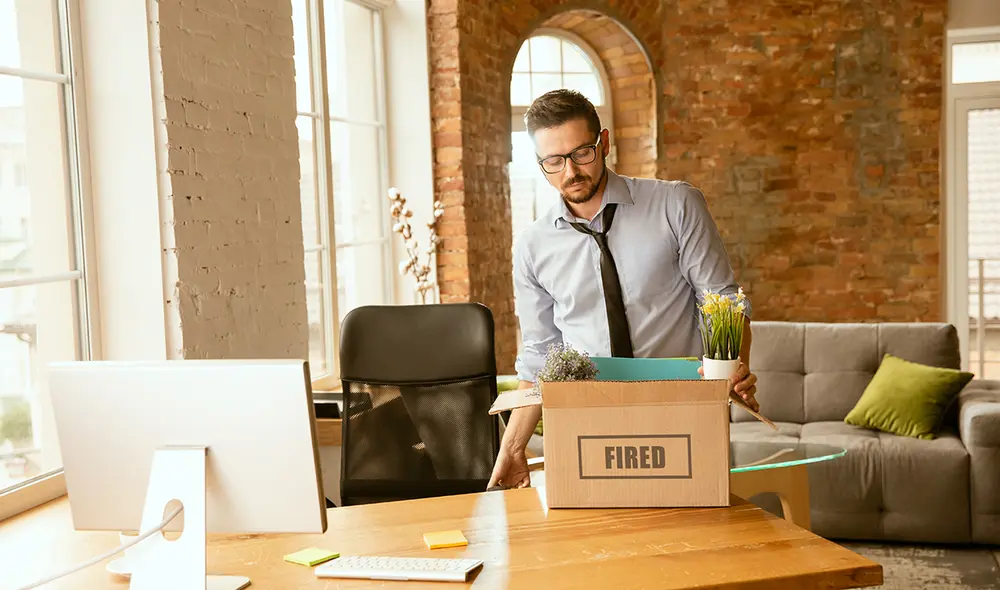 Una reconocida empresa anunció su cierre para 2025 dejando a personas sin empleo. Foto: Freepik