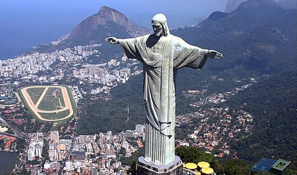 La estatua de Cristo Redentor tiene una altura de 38 metros. Foto: Una vuelta alrededor del mundo La estatua de Cristo Redentor tiene una altura de 38 metros. Foto: Una vuelta alrededor del mundo