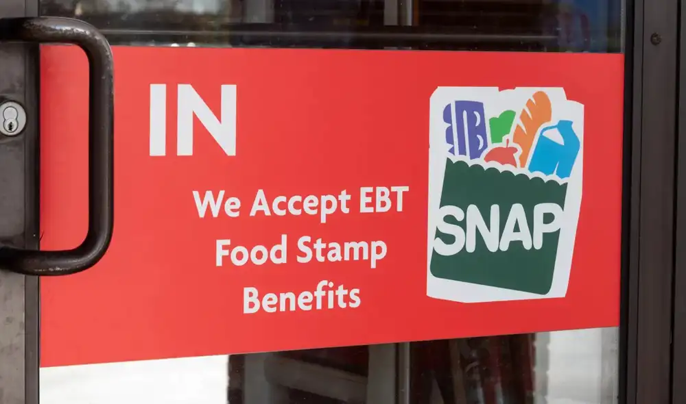 Los cupones SNAP son un programa federal de asistencia alimentaria diseñado para ayudar a las familias de bajos ingresos a comprar alimentos saludables. Foto: Shutterstock Los cupones SNAP son un programa federal de asistencia alimentaria diseñado para ayudar a las familias de bajos ingresos a comprar alimentos saludables. Foto: Shutterstock