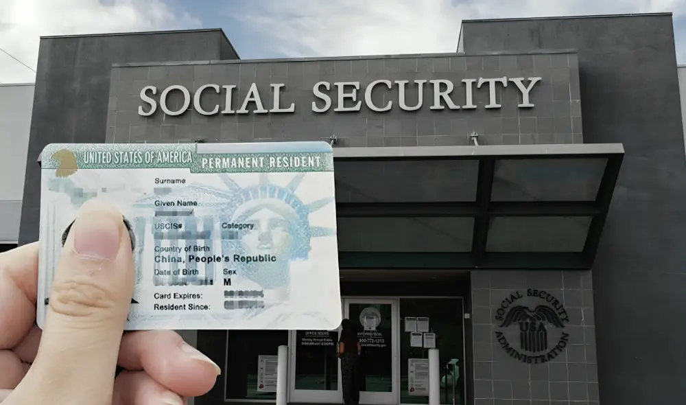 Conseguir una Green Card puede proporcionar el beneficio de vivir y trabajar oficialmente en Estados Unidos, así como acceder al Seguro Social. Foto: composición LR