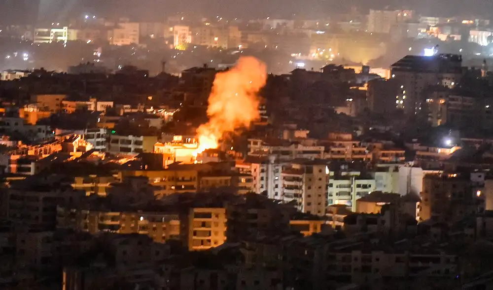 Ejército israelí afirma que se lanzaron misiles desde Irán hacia Israel. Foto: AFP