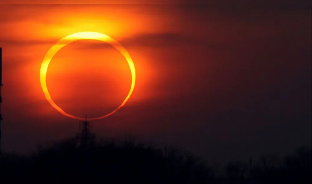 El 2 de octubre de 2024 ocurrirá un eclipse solar visible en varias partes de Sudamérica. En Perú, será parcial, mientras que en algunas zonas de Chile y Argentina se verá como un eclipse anular. Foto: Live Science