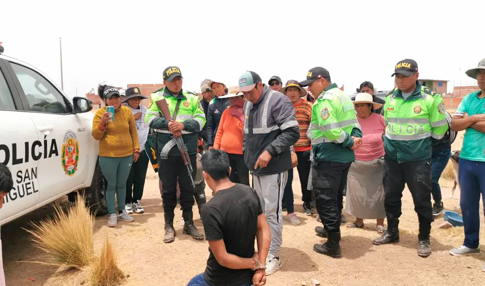Delincuentes son detenidos luego de ejecutar un robo. Foto: Cinthia Alvarez/ La República Delincuentes son detenidos luego de ejecutar un robo. Foto: Cinthia Alvarez/ La República