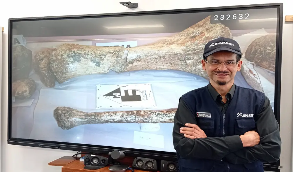 Paleontólogo Iván Meza identificó varios de los fósiles y asesora la excavación como experto del Ingemmet. Foto: Raúl Mendoza / LR