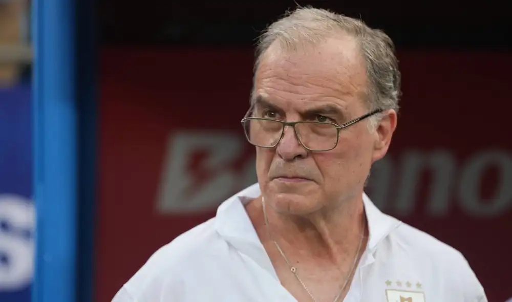 Marcelo Bielsa enfrentará a Perú como entrenador de Uruguay. Foto: AFP