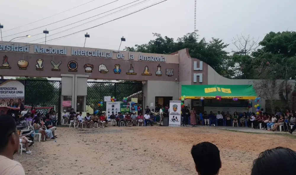 El departamento legal de la universidad ha respondido denunciando a la nueva autoridad por usurpación.