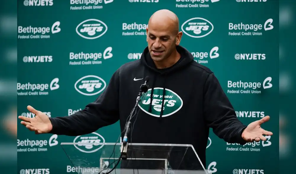 Saleh es el primer técnico en ser despedido a mediados de temporada en 25 años de mandato del actual propietario, Woody Johnson. Foto: Composición LR Saleh es el primer técnico en ser despedido a mediados de temporada en 25 años de mandato del actual propietario, Woody Johnson. Foto: Composición LR