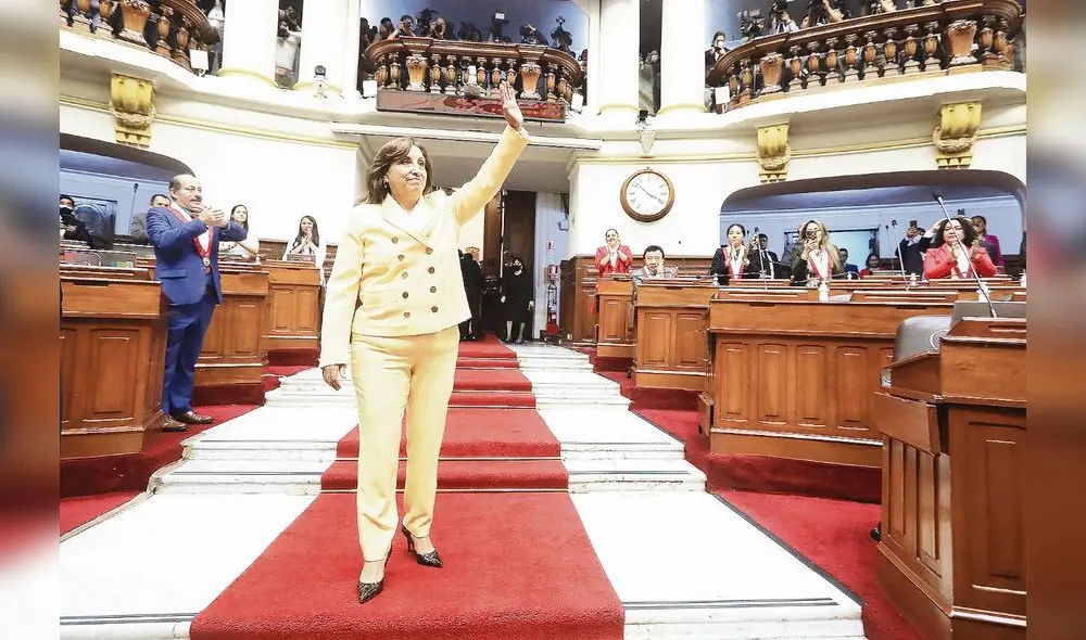 ALEJADOS DE LA REALIDAD. La coalición parlamentaria aprueba sus contrarreformas y Dina Boluarte las firma. Así opera este régimen.