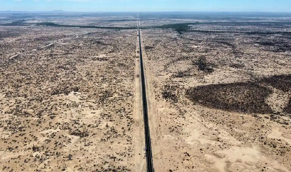 Este impresionante tramo de carretera en América Latina tiene una longitud de 168 kilómetros, lo que la convierte en la segunda carretera recta más larga del mundo, solo superada por la carretera Al Obeid en Arabia Saudita.Foto: El Sudcaliforniano