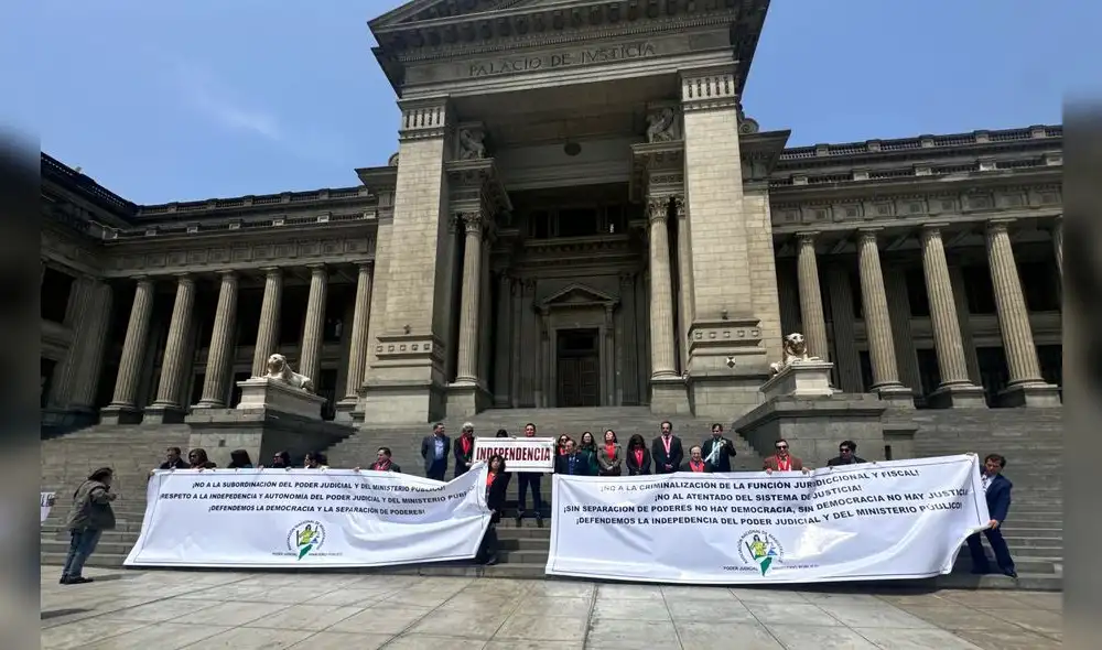 Jueces de Lima realizan protesta