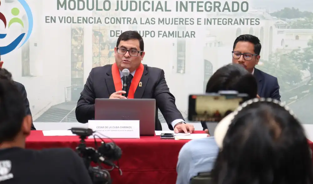 Para mejorar la atención, se han instalado 1,438 botones de pánico y se renovó el parque informático. Fuente: Difusión.