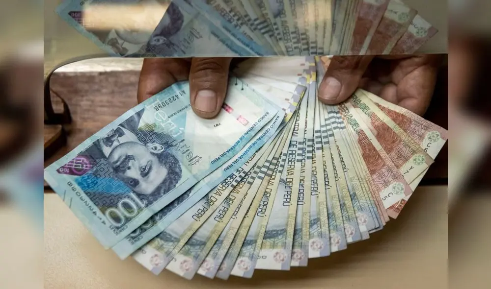 Gobierno precisó aumentar el salario a trabajadores del sector público. Foto: Andina.