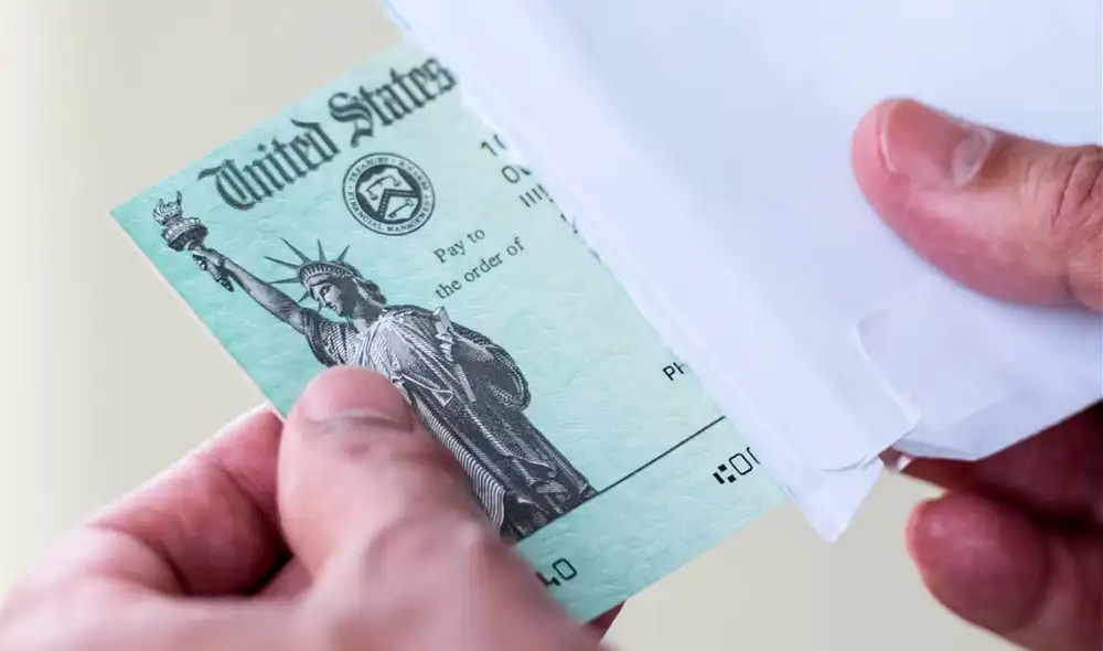 A través del Dividendo de Fondo Permanente, los residentes de Alaska pueden recibir cheques de estímulo. Foto: Dallas Morning News