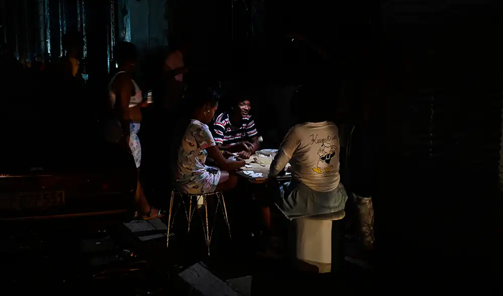 La recurrente falta de combustible y el deterioro de las infraestructuras han intensificado esta crisis, que ha llevado a apagones masivos y estados de emergencia en el país. Foto: AFP. La recurrente falta de combustible y el deterioro de las infraestructuras han intensificado esta crisis, que ha llevado a apagones masivos y estados de emergencia en el país. Foto: AFP.