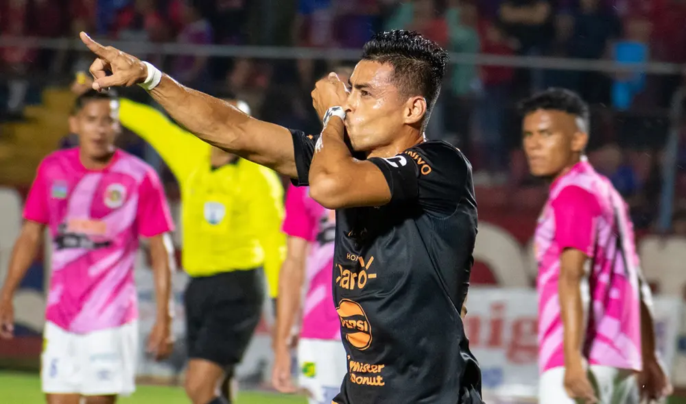 Águila lleva tres victorias consecutivas sobre FAS en la Liga Mayor de Fútbol de El Salvador. Foto: Tigo Sports