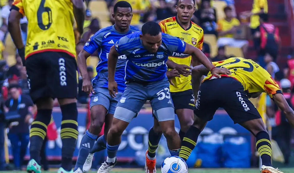 Emelec empató al término del primer tiempo. Foto: X/Emelec