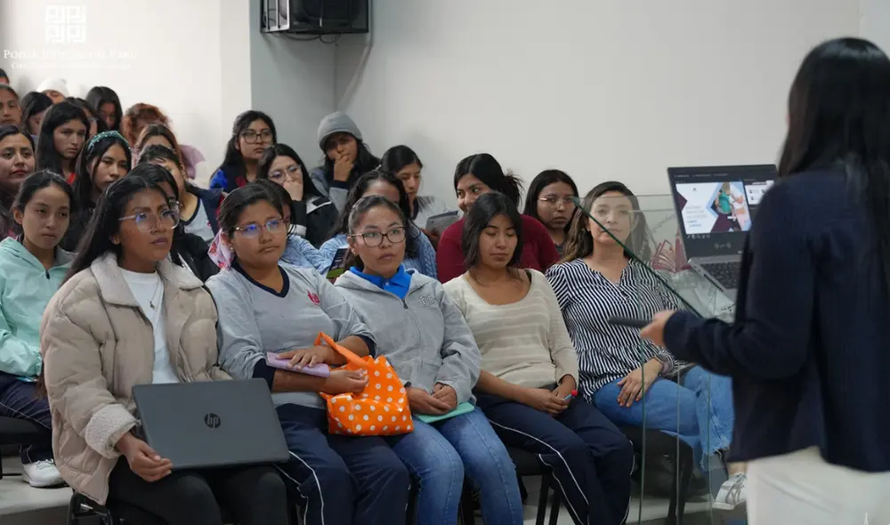Más de 120 estudiantes de la Escuela de Educación Superior Pedagógica Pública Arequipa recibieron la orientación.
