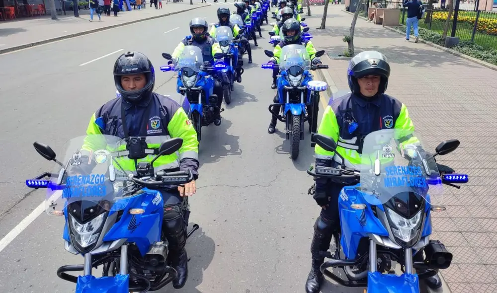 El alcalde de Miraflores alerta sobre la escasez de serenos con licencia para conducir, lo que complica el uso efectivo de las motos asignadas. Foto: Municipalidad de Miraflores El alcalde de Miraflores alerta sobre la escasez de serenos con licencia para conducir, lo que complica el uso efectivo de las motos asignadas. Foto: Municipalidad de Miraflores