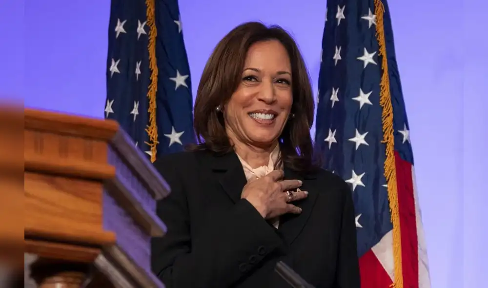 Kamala Harris propone un modelo económico centrado en la clase media y los trabajadores, con medidas para mejorar salarios, crear empleo, y apoyar el crecimiento sostenible. Foto: AFP Kamala Harris propone un modelo económico centrado en la clase media y los trabajadores, con medidas para mejorar salarios, crear empleo, y apoyar el crecimiento sostenible. Foto: AFP