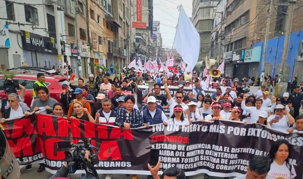 Empresarios y comerciantes del emporio de Gamarra se unieron al paro nacional convocado el 23 de octubre. Foto: Mirian Torres/LR