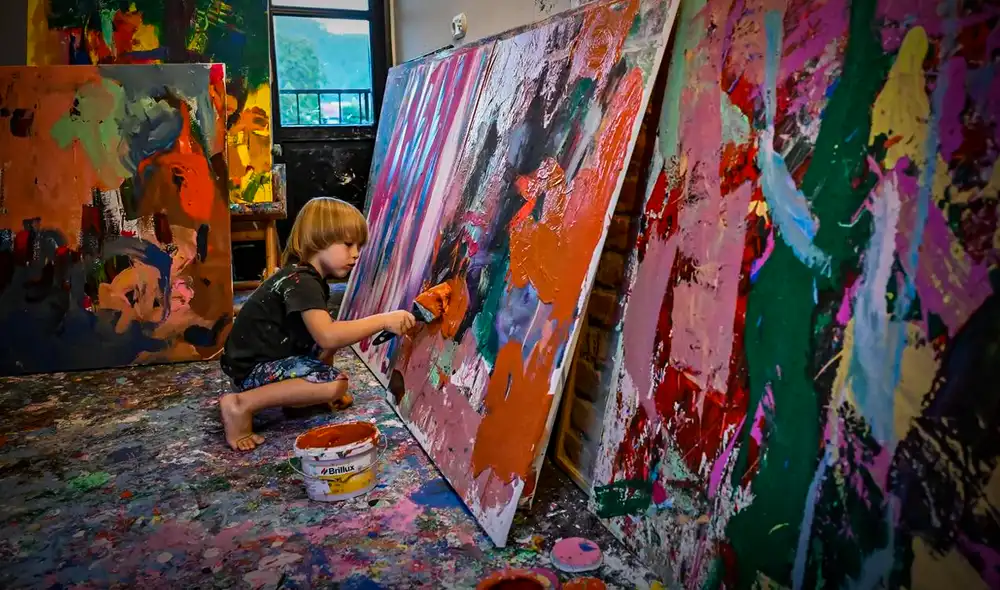 Sus obras, llenas de colores y formas únicas, han atraído a coleccionistas y galerías. Foto: Uwe Lein/dpa | Video: Noticias Cuatro