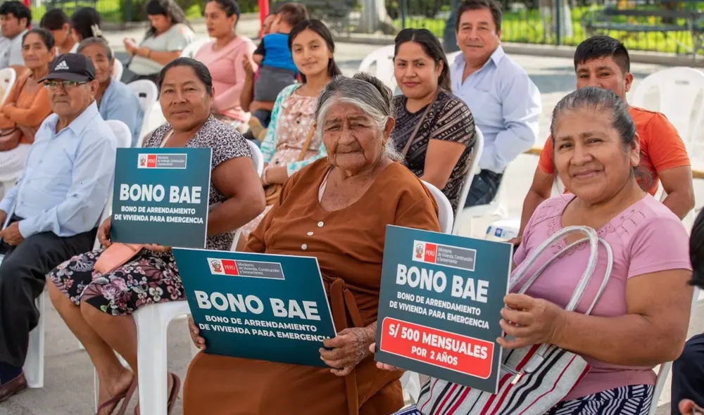 El BAE sirve para que los damnificados puedan costear el alquiler de un espacio seguro con servicios básicos. Foto: Andina El BAE sirve para que los damnificados puedan costear el alquiler de un espacio seguro con servicios básicos. Foto: Andina