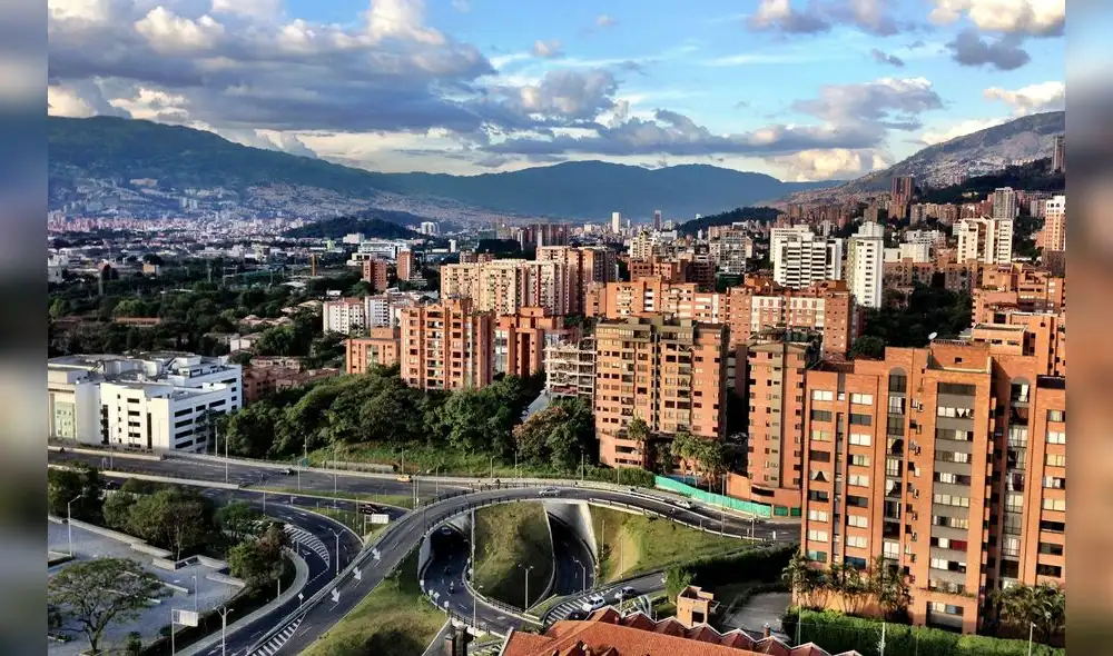Medellín, "La Ciudad de la Eterna Primavera", ofrece un clima agradable todo el año, ideal para explorar sus paisajes y disfrutar de la vibrante Feria de las Flores. Foto: Hayo Medellín, "La Ciudad de la Eterna Primavera", ofrece un clima agradable todo el año, ideal para explorar sus paisajes y disfrutar de la vibrante Feria de las Flores. Foto: Hayo