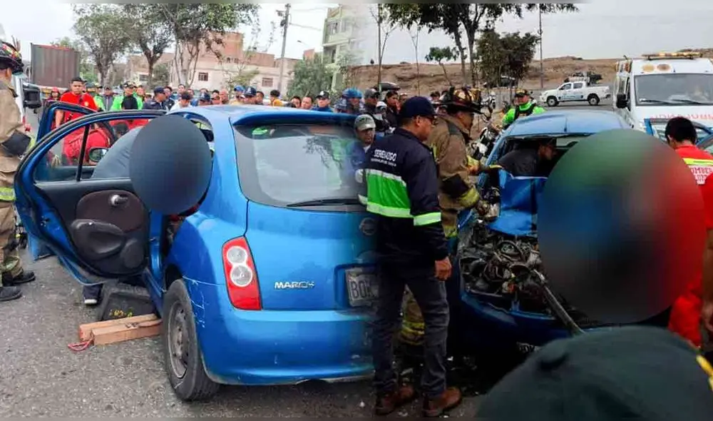 El agente de la Policía Nacional fue trasladado al hospital tras el accidente. Foto: composición LR/La República El agente de la Policía Nacional fue trasladado al hospital tras el accidente. Foto: composición LR/La República