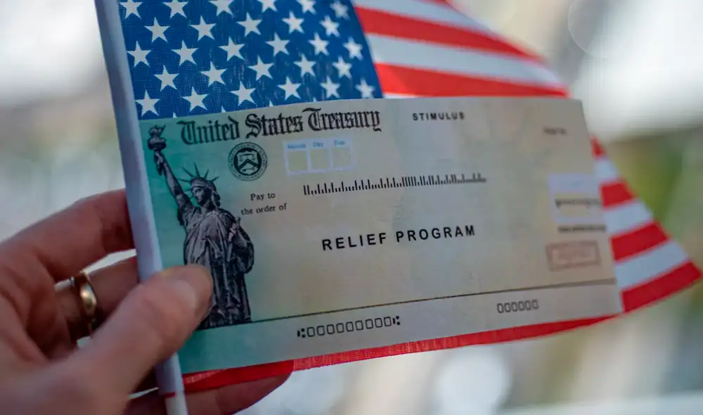 Para recibir un cheque de estímulo de US$6.000 debes cumplir con dos requisitos claves. Foto: WFLA