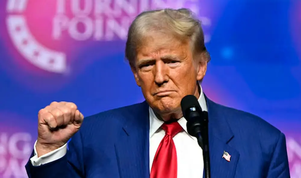 La controversia entre Donald Trump y Joe Biden se intensifica a raíz de comentarios despectivos hacia Puerto Rico, en un clima electoral crucial para ambos partidos. Foto: AFP.