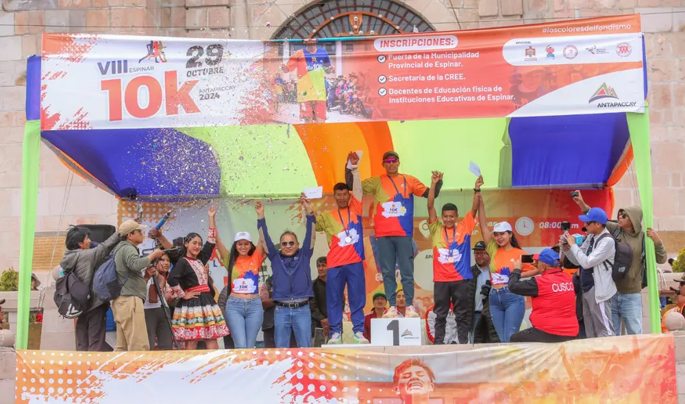 René Champi y Sofía Mamani fueron los ganadores absolutos de la prueba 10k en sus respectivas categorías. Fuente: Difusión.