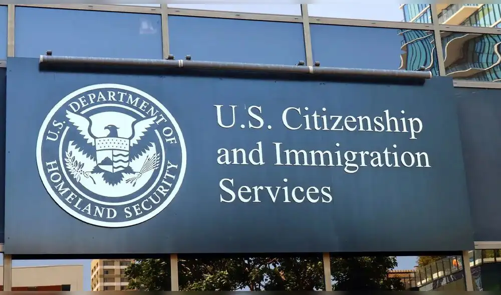 Es importante mantenerse informado sobre los cambios en las políticas migratorias de USCIS para asegurar el éxito de una solicitud. Foto: SST Es importante mantenerse informado sobre los cambios en las políticas migratorias de USCIS para asegurar el éxito de una solicitud. Foto: SST