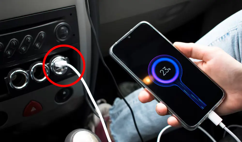 Los puertos USB de los vehículos no están diseñados para proporcionar una carga adecuada. Composición LR | La Nación.