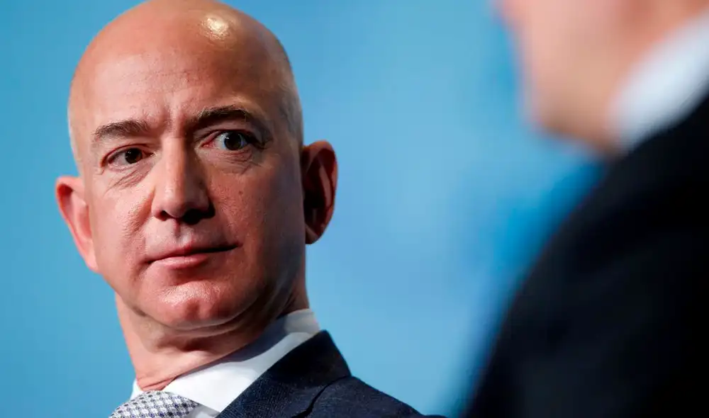 Jeff Bezos defendió la postura del medio The Washington Post, resaltando su independencia. Foto: América Economía
