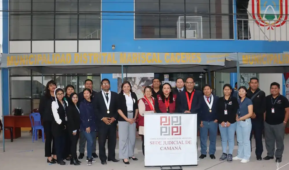 Jueces y servidores judiciales de Camaná realizaron una exitosa campaña "Justicia en tu distrito" en Pucchún, facilitando consultas sobre procesos legales.