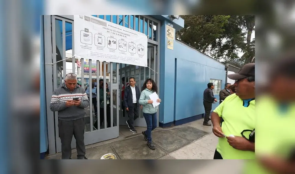 Profesores se preparan para la prueba de ascenso.