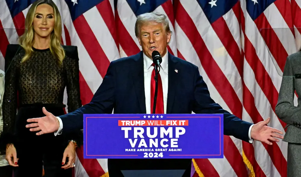 Durante la toma de posesión, Trump realizará un juramento solemne para defender la Constitución. Este acto formal es un símbolo de la continuidad democrática en Estados Unidos. Foto: AFP