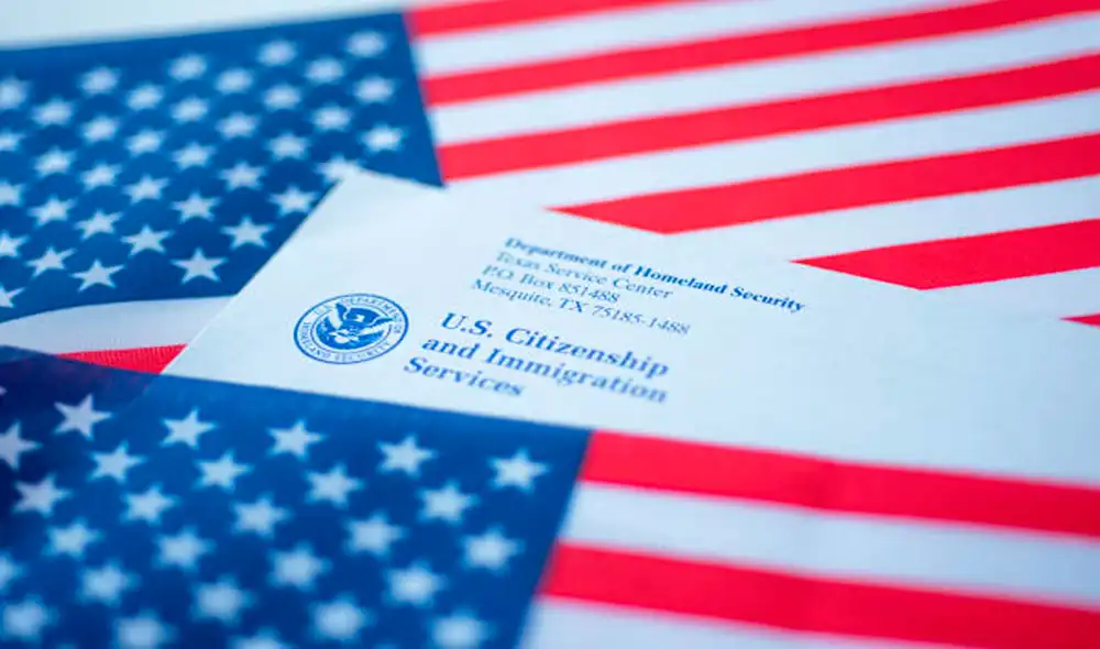 Para evitar problemas futuros, USCIS insta a los solicitantes a revisar constantemente las actualizaciones de los formularios en su sitio oficial. Foto: Dallas Morning News Para evitar problemas futuros, USCIS insta a los solicitantes a revisar constantemente las actualizaciones de los formularios en su sitio oficial. Foto: Dallas Morning News